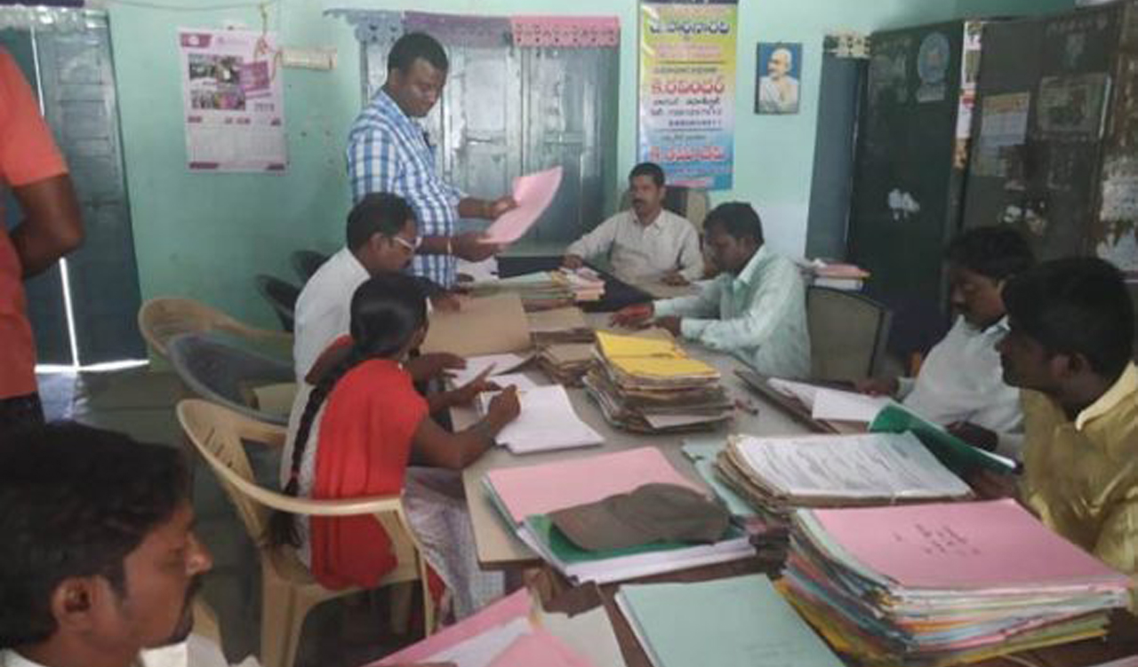 Property registrations come to halt in Telangana as Aadhaar online services face technical snag