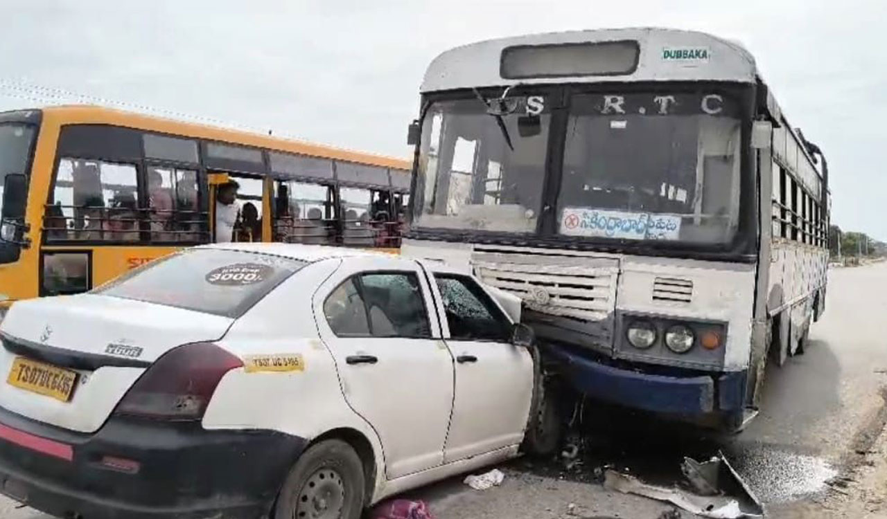 Medak: Four injured as car rams TGSRTC bus head-on at Nandigama
