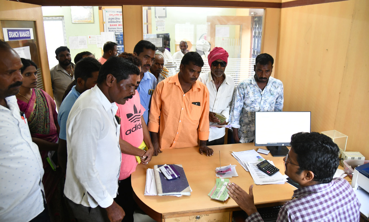 First phase loan waiver roll out: Complaints of non-waiver galore from all districts of Telangana