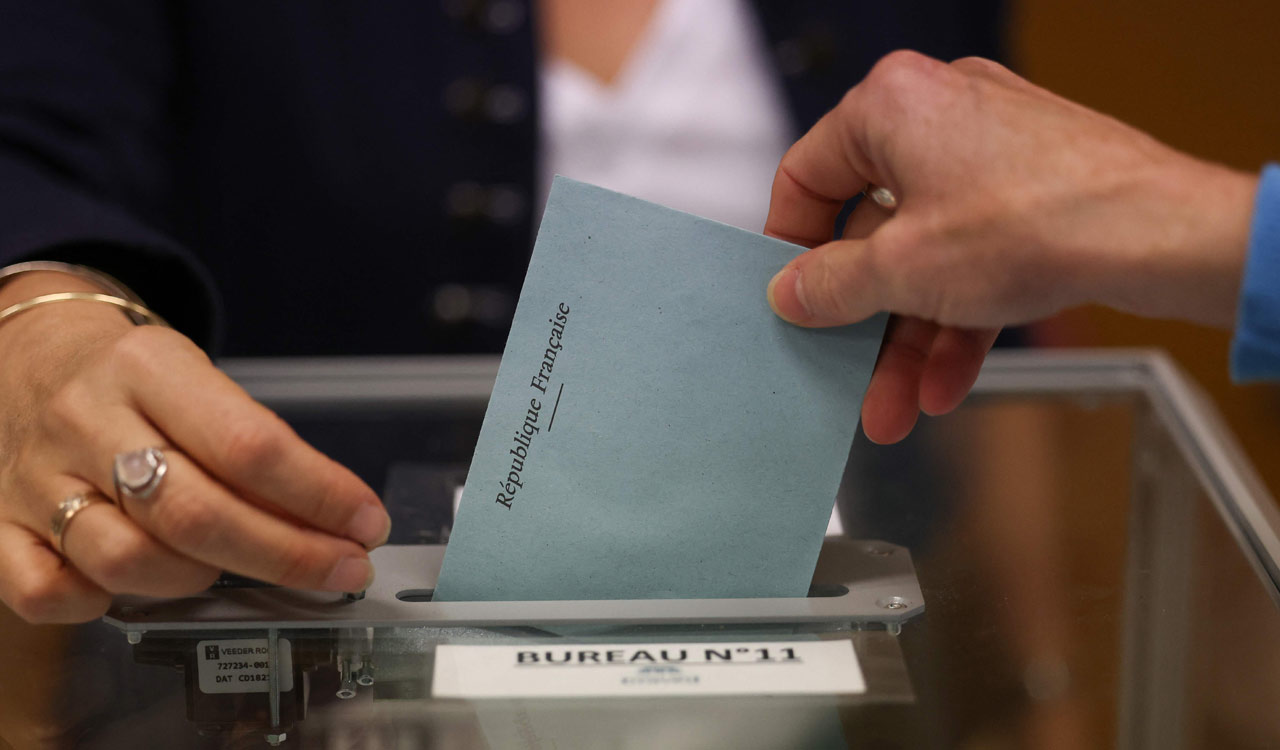 Second round of voting in high-stake parliamentary elections begins in France