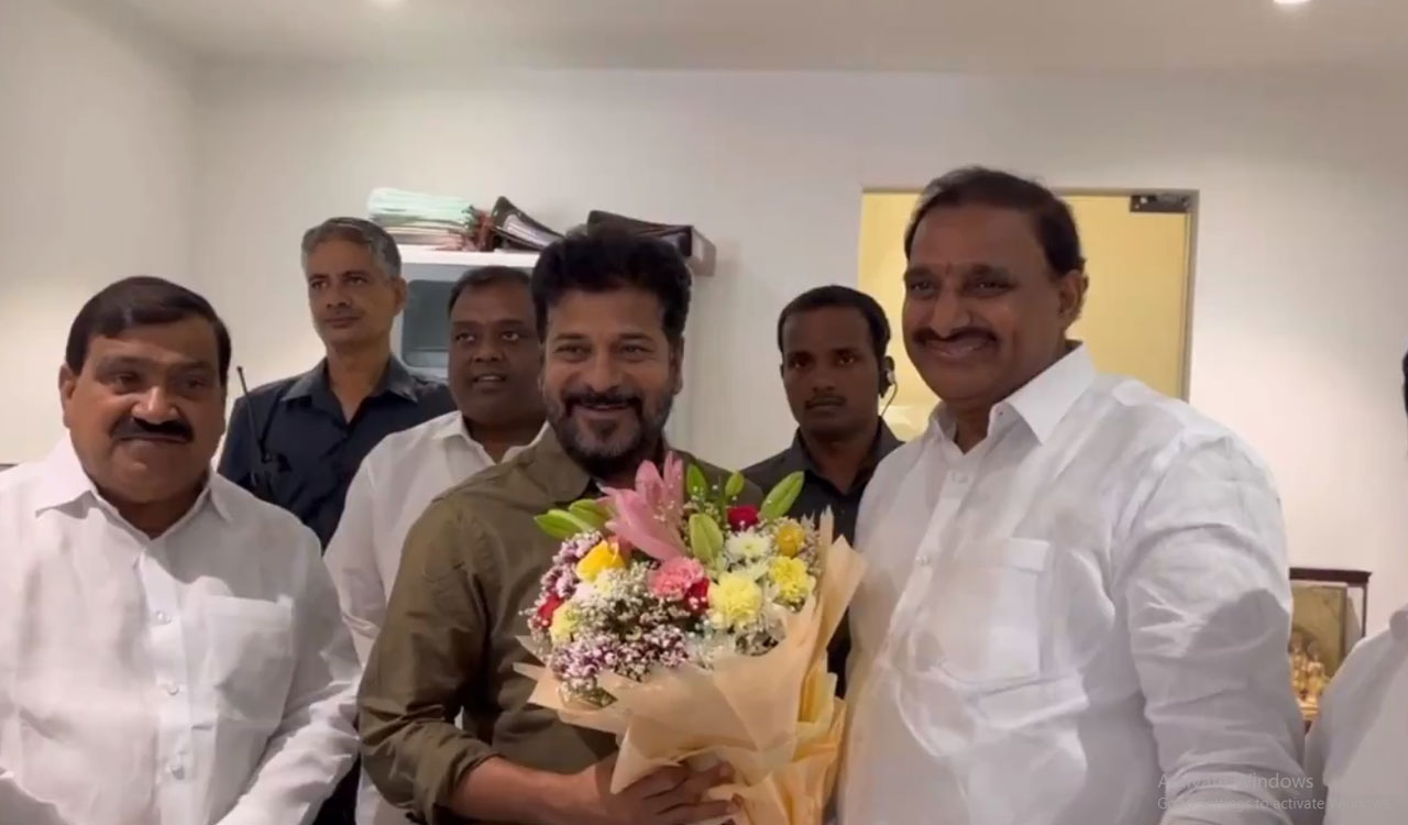 Serilingampally MLA Arekapudi Gandhi joins Congress