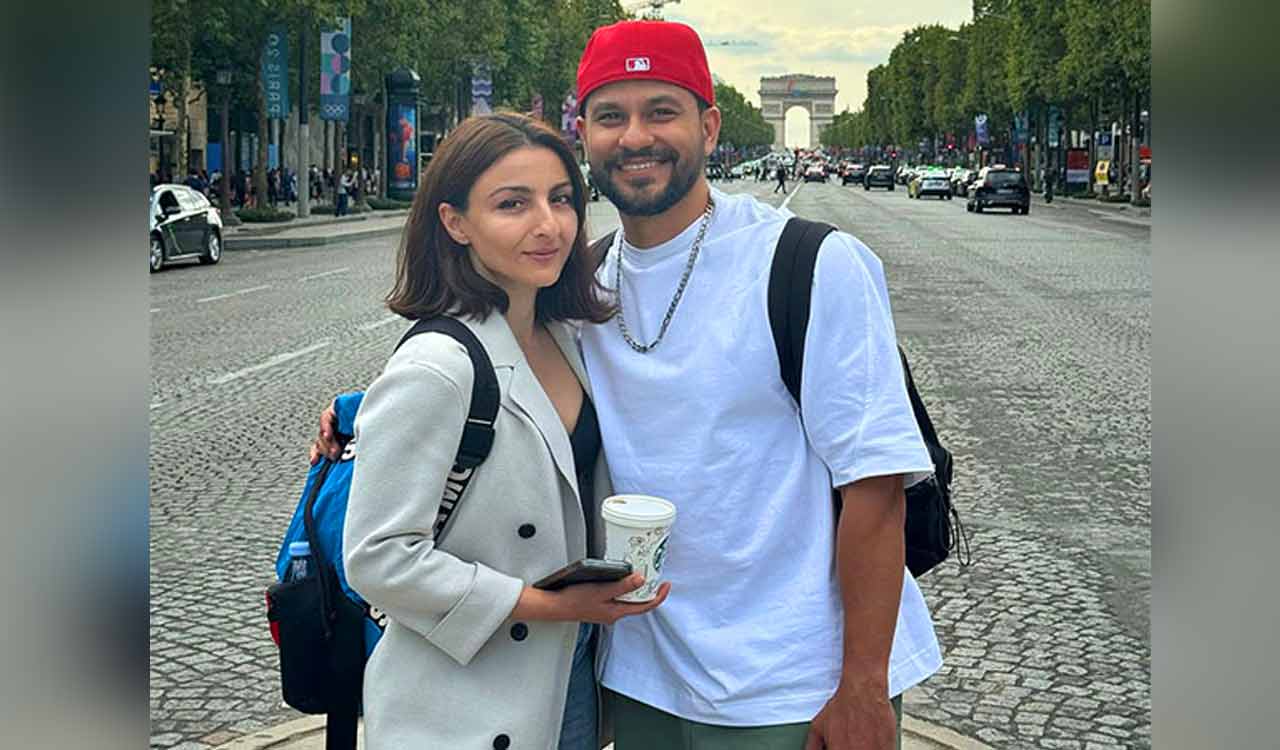 Soha Ali Khan, Kunal Kemmu Celebrate 10th Engagement Anniversary in Paris