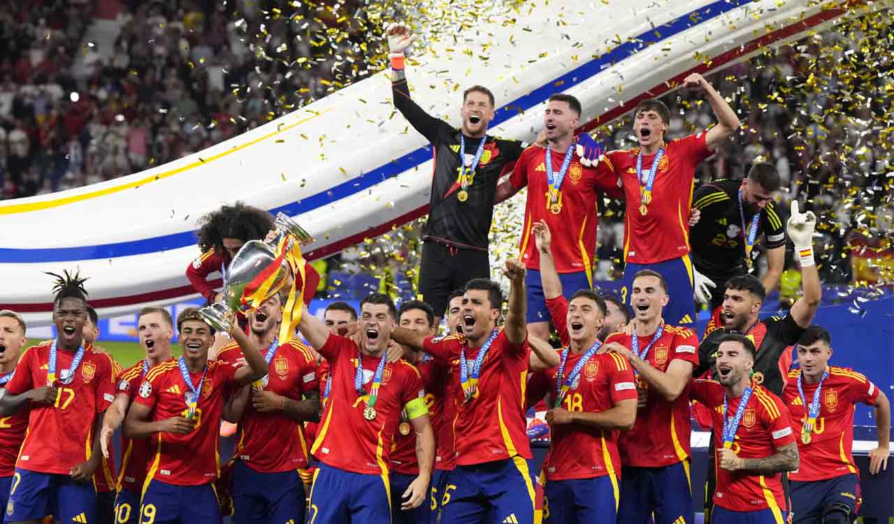 Spain stuns England to secure record fourth Euro title-Telangana Today