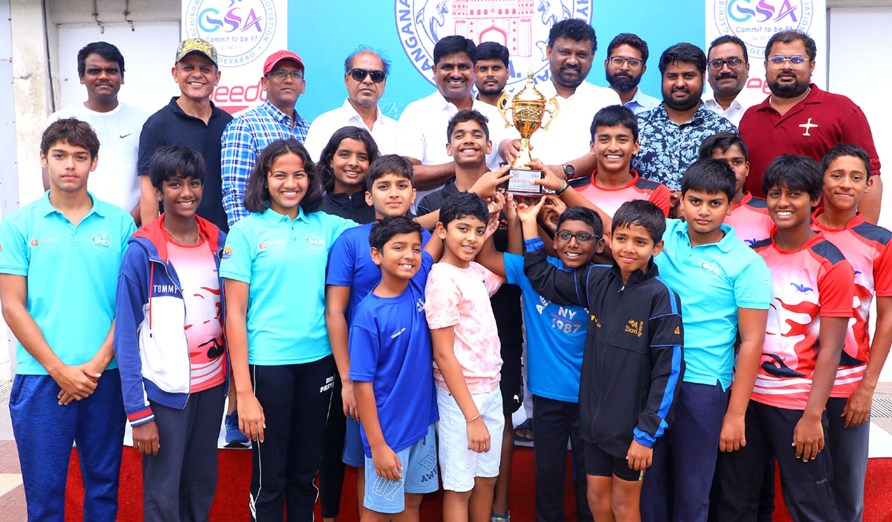 Ranga Reddy swimming team clinches trophy
