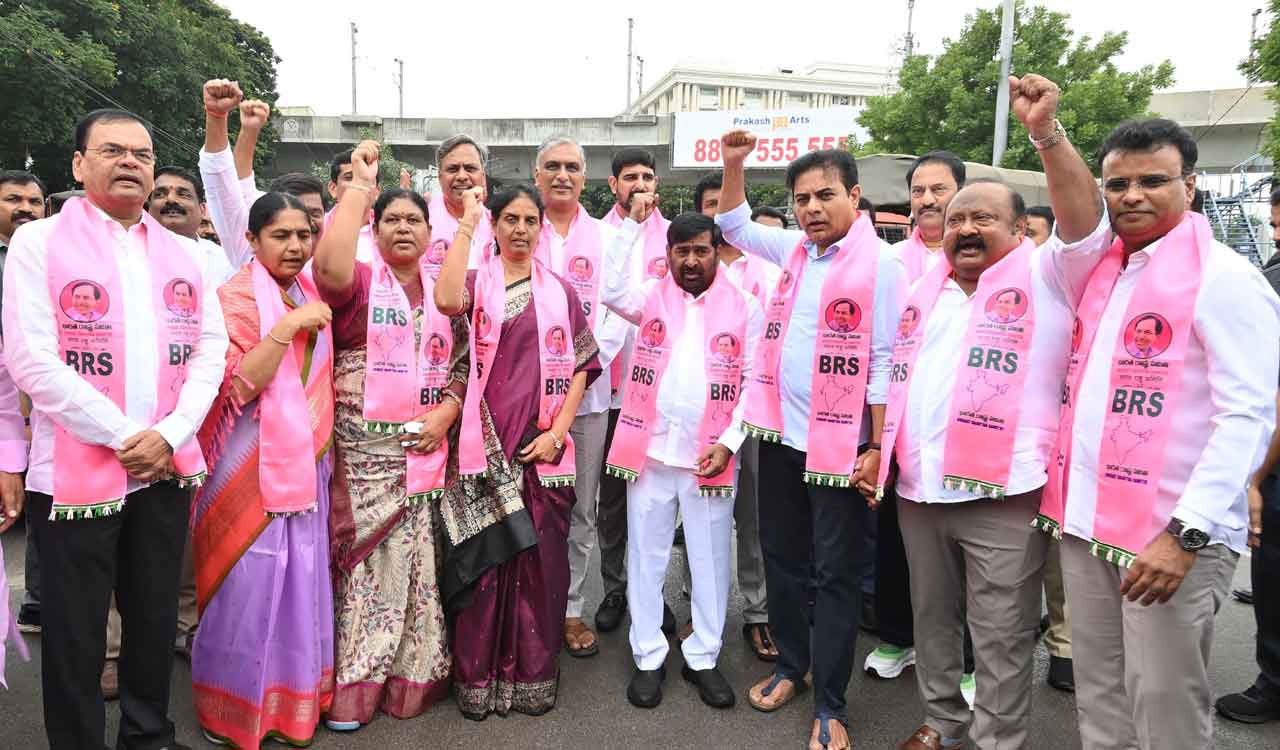 Telangana: BRS demands unconditional crop loan waiver, funds for gram panchayats