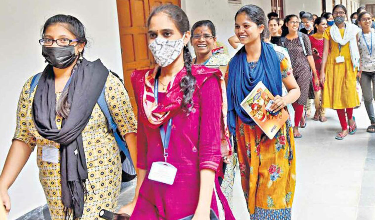 Telangana: Survey shows 40.1 pc children aged 17-18 years not enrolled in colleges