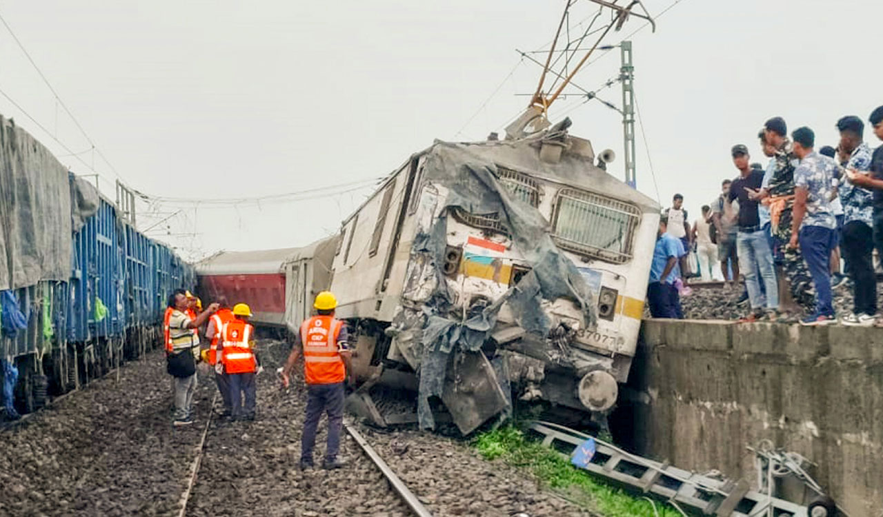No end to Centre’s callousness, says Mamata on Jharkhand train mishap