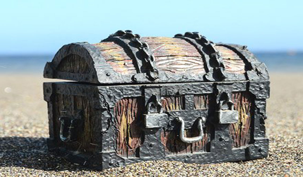 Kerala: Women find ‘treasure trove’ while excavating rainwater pit