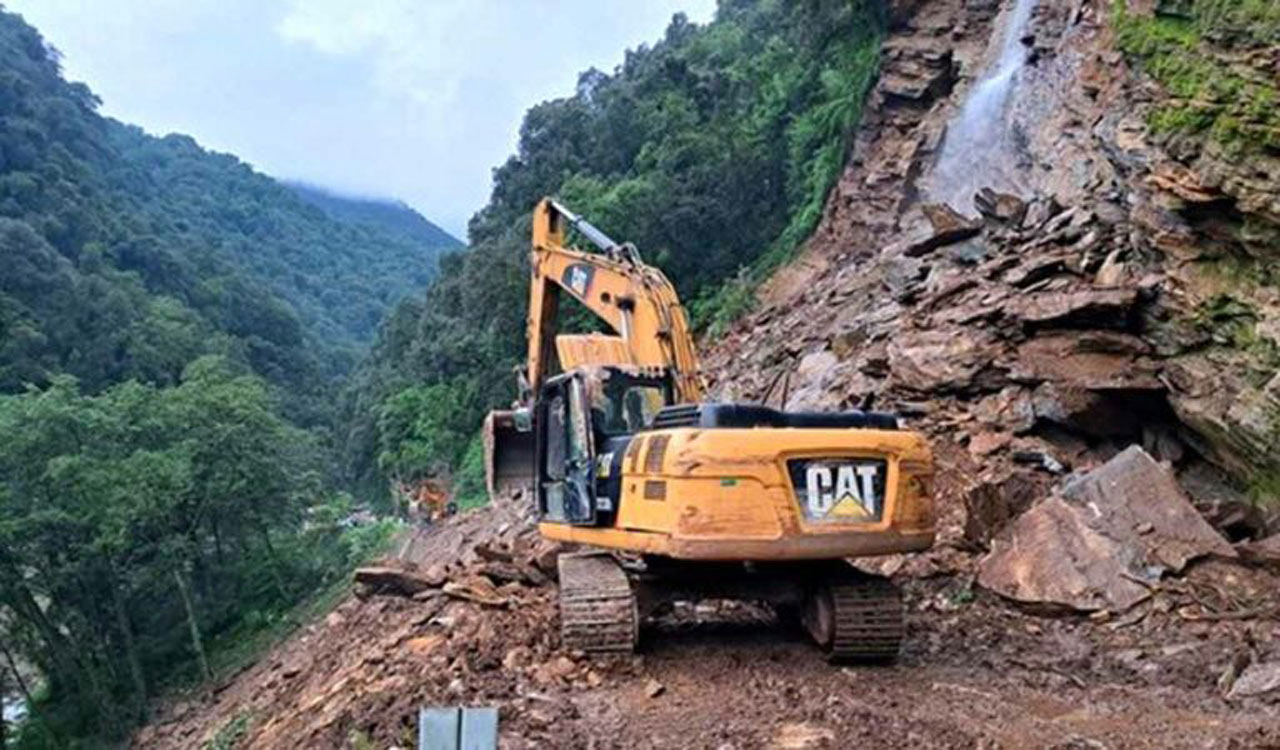 Uttarakhand: Three killed in landslide on Kedarnath trekking route