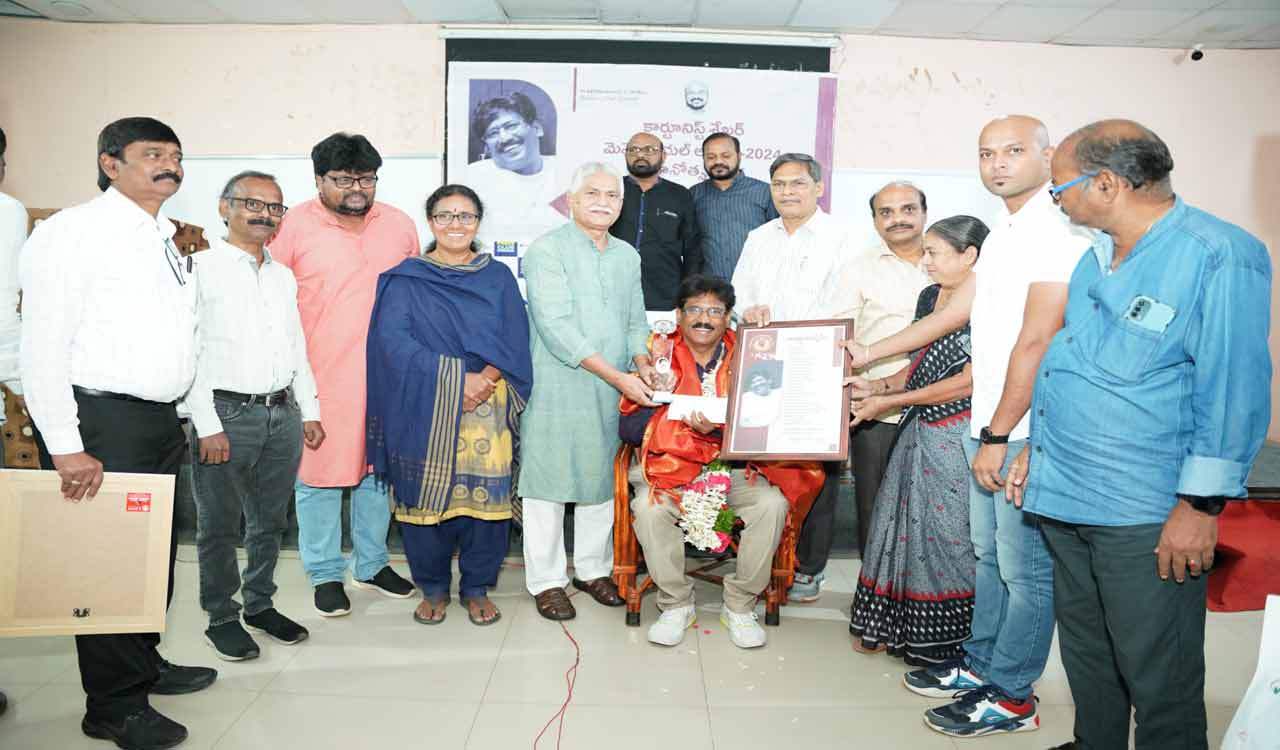 Hyderabad: Narsim receives Cartoonist Shekhar Memorial Award-2024