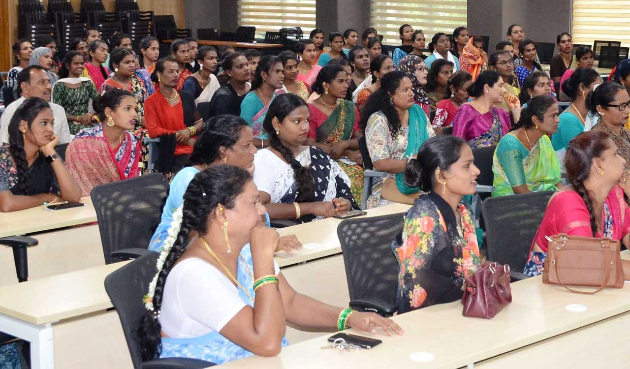 Govt will support transgender community, says Siddipet Collector