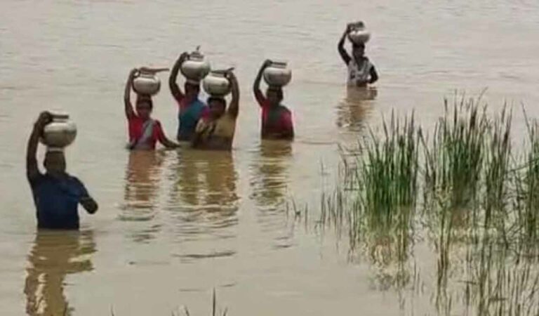 Locals said the residents were forced to draw water from the river after an electric motor of the Mission Bhagiratha overhead tank developed a snag two days ago.