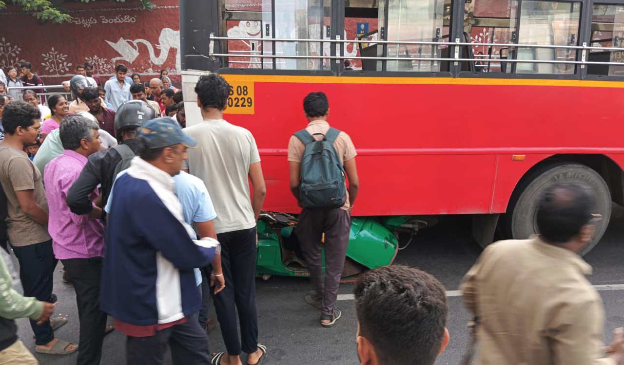 Class X student killed, 3 injured as truck hits auto-rickshaw in Hyderabad’s Habsiguda