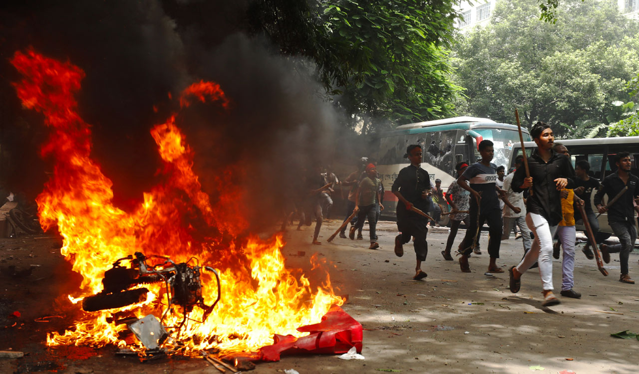 91 people including 14 policemen killed in Bangladesh clashes