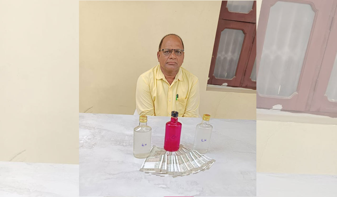 ACB nabs gram panchayat special officer accepting bribe in Warangal