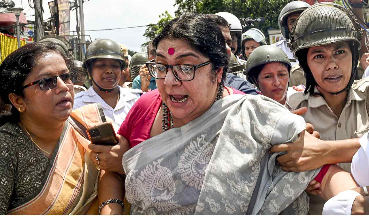 BJP workers clash with cops during 12-hour shutdown in West Bengal