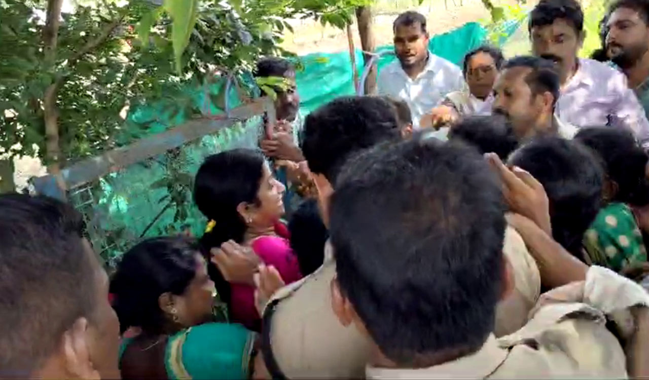 Bhadradri temple land encroachment: Tension prevails on AP-Telangana borders