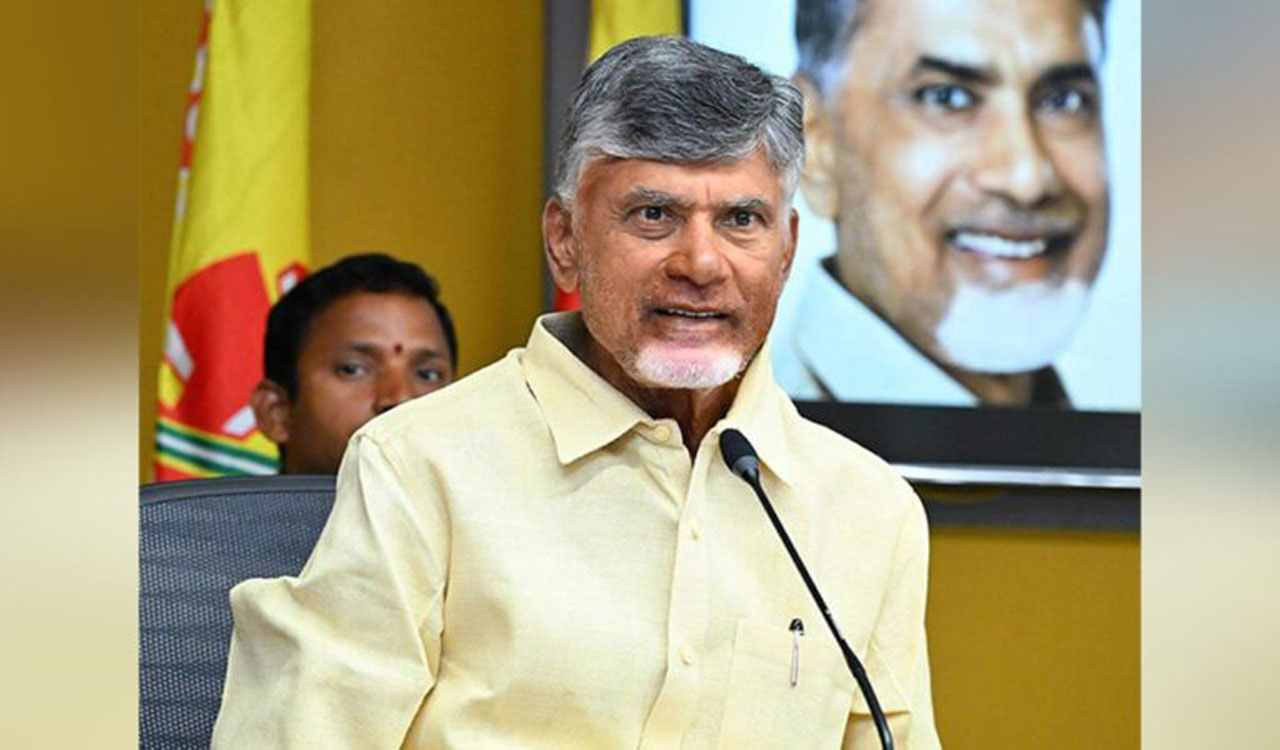 Naidu eyes GHMC polls, discusses plans to strengthen TDP in Telangana