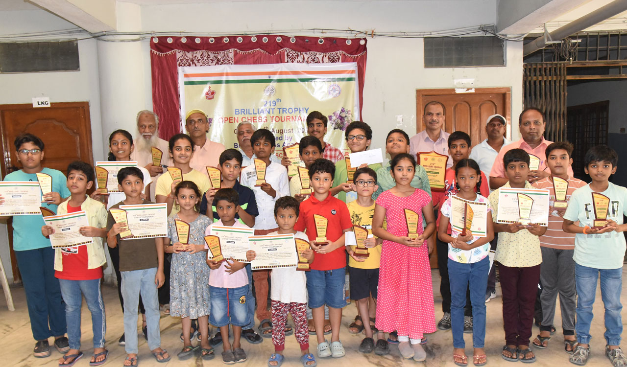 Abhinav, Ramadugu win 219th Brilliant Trophy Chess titles