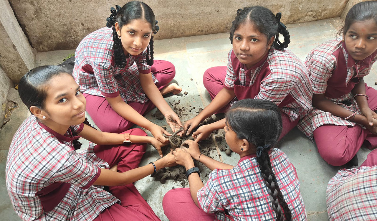 Hyderabad: TGPCB conducts workshop on clay Ganesh idol-making