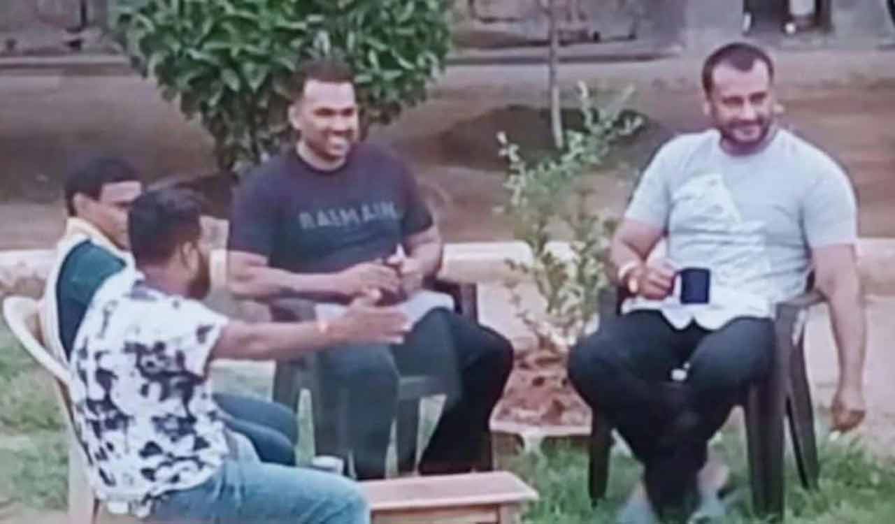 Coffee Cigarette Jailed Actor Darshan s Inside Prison Photo Goes coffee-cigarette-jailed-actor-darshan-s-inside-prison-photo-goes