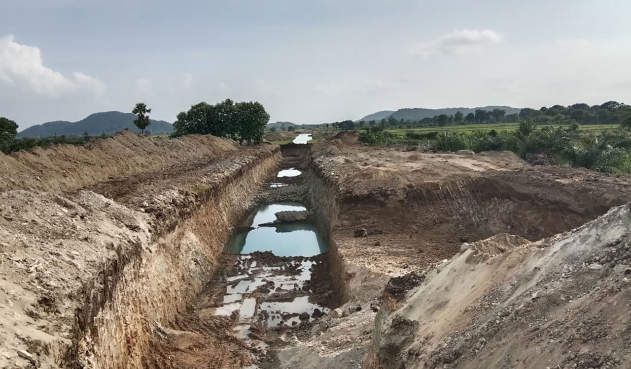 Sitarama Enkoor link canal: Farmers forced to give land without compensation?