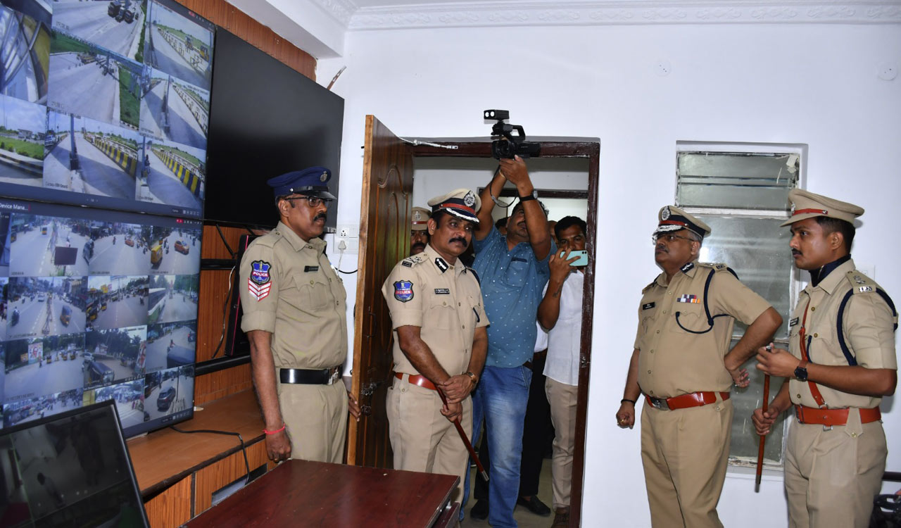 Focus on inter-state illegal transportation: DGP asks Sangareddy police