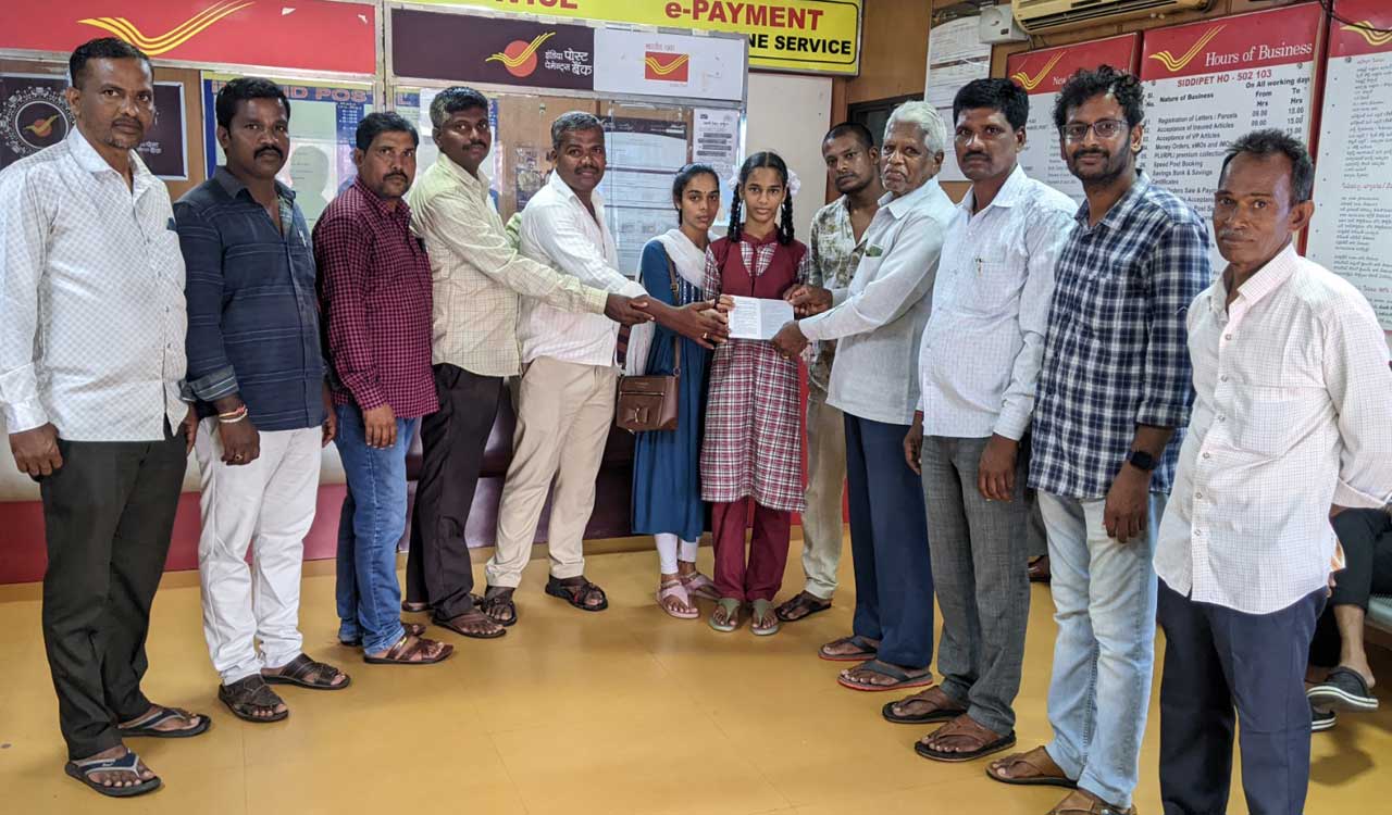 Classmates lend aid to late friend’s family in Siddipet; deposit Rs.90,516