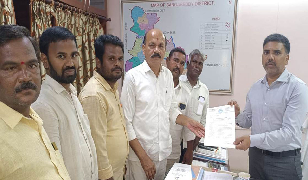 Give land for land for RRR oustees: Chintha Prabhakar