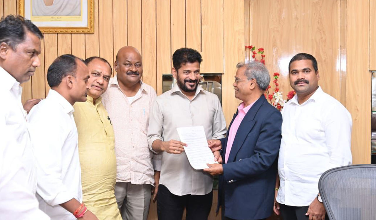 Gulf NRIs met with CM Revanth with plea to fulfill poll promise