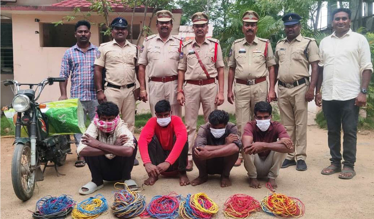 Siddipet: Habitual offenders nabbed for stealing cables from agriculture pumpsets