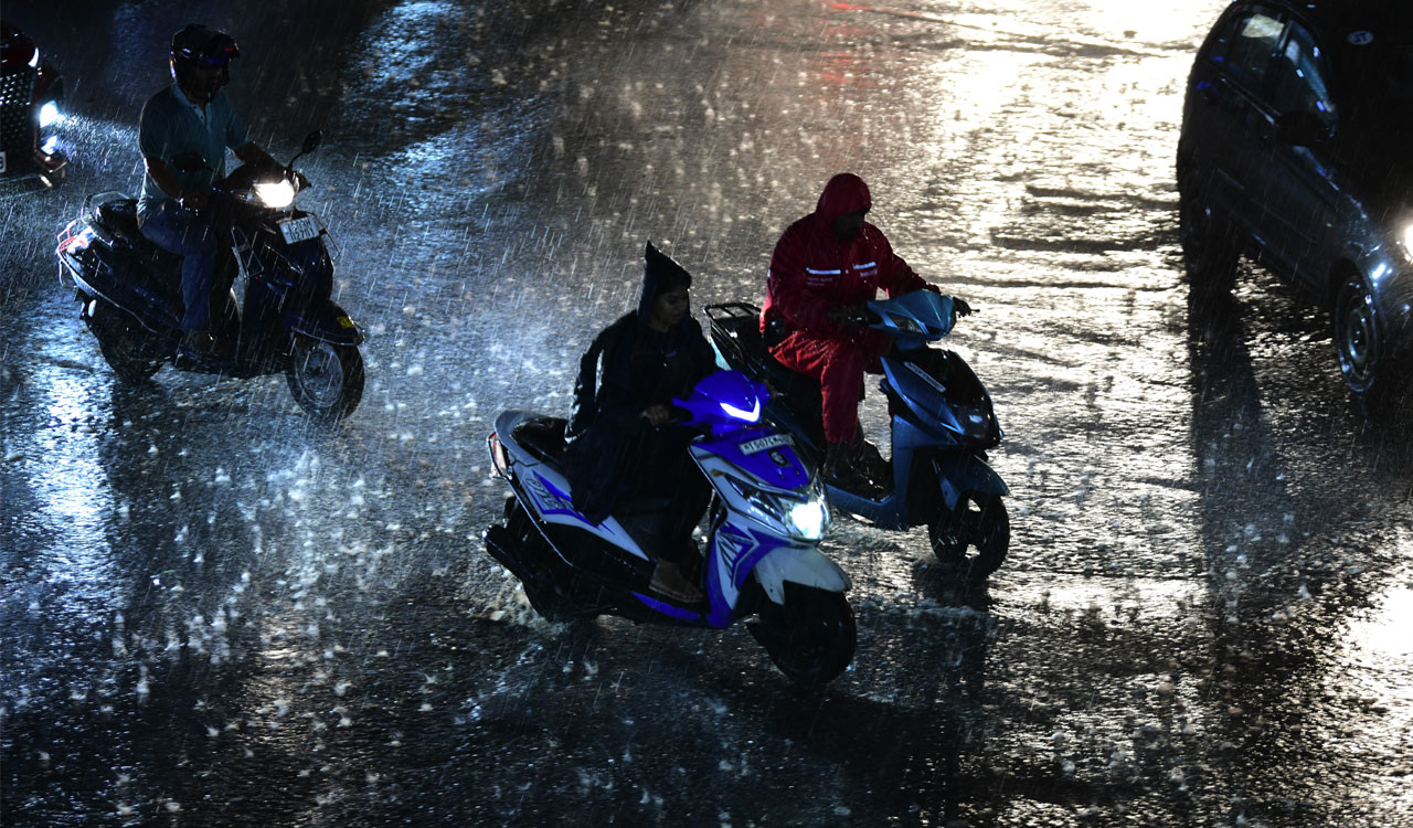 Heavy rains lash Hyderabad, Yellow alert issued in Telangana until Aug 17