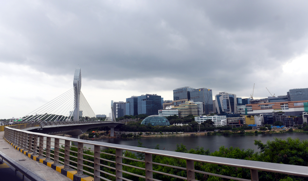 Heat and humidity grip Hyderabad amidst yellow alert in Telangana