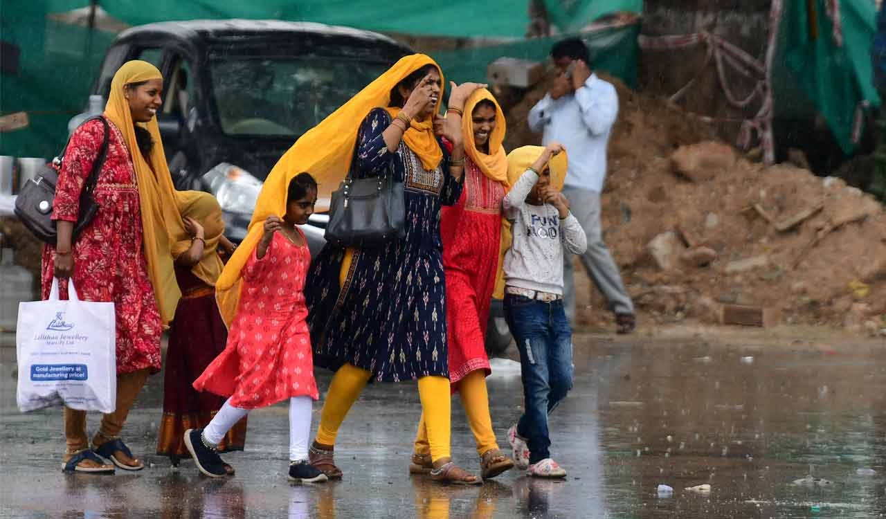 Hyderabad to experience passing moderate showers on Thursday