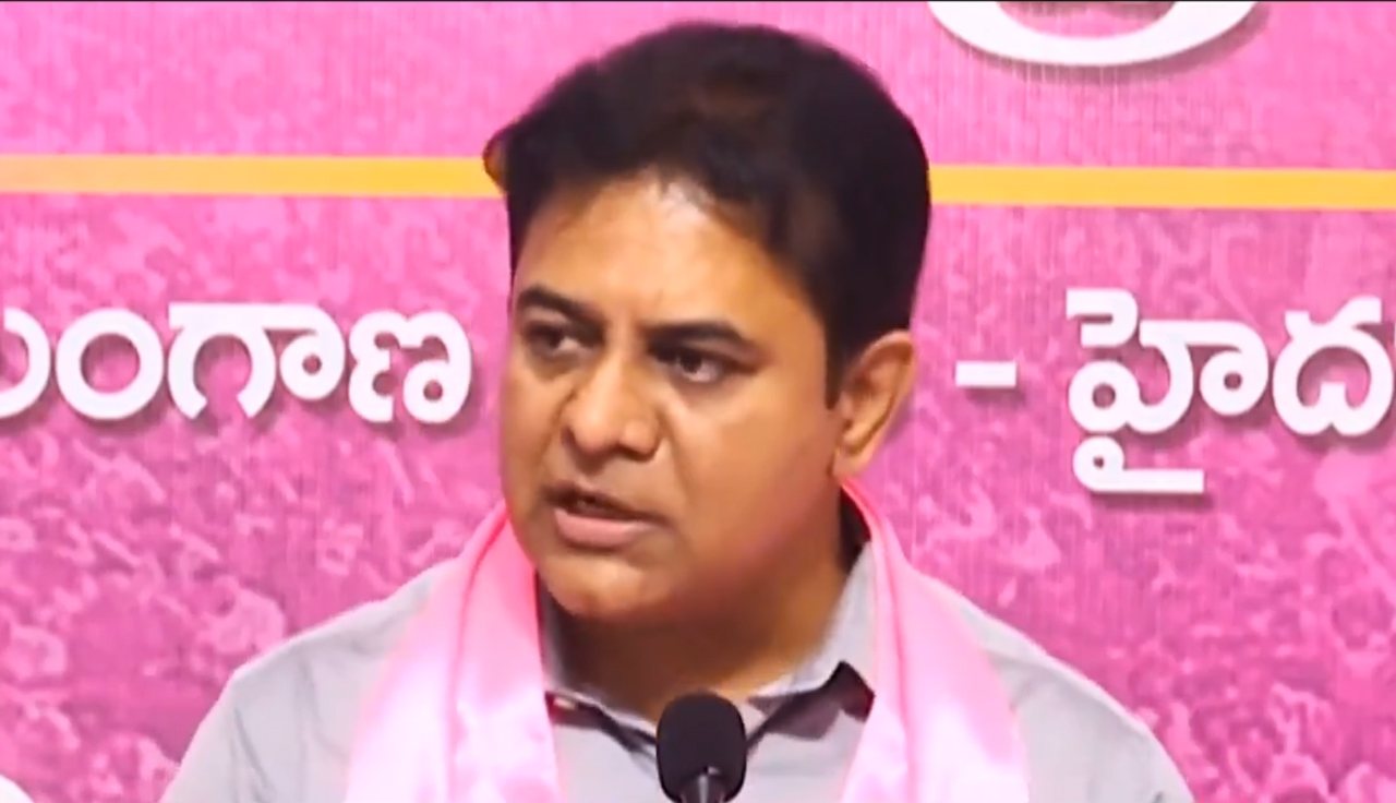 I do not own a farmhouse, clarifies KTR