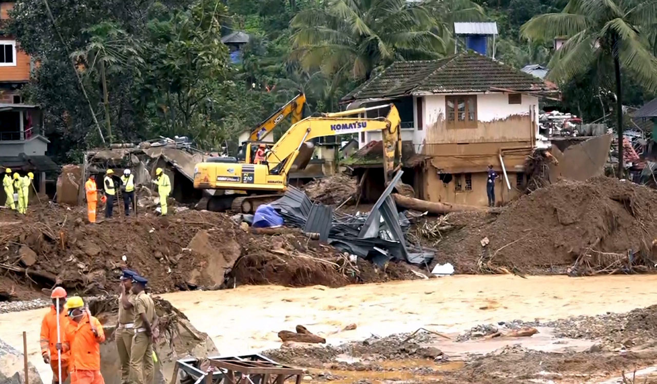 Karnataka to construct 100 houses for victims in landslide-hit Wayanad