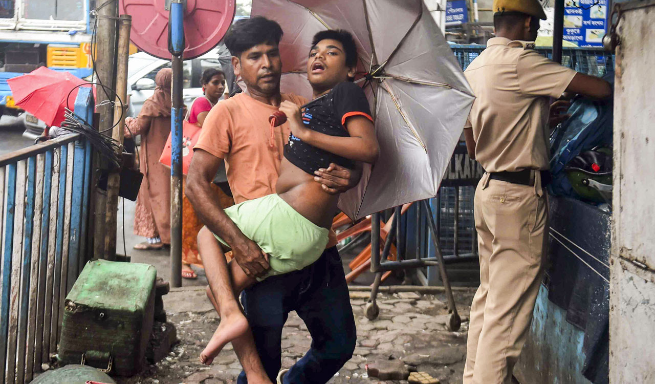 Healthcare services crippled as Bengal junior doctors continue ceasework