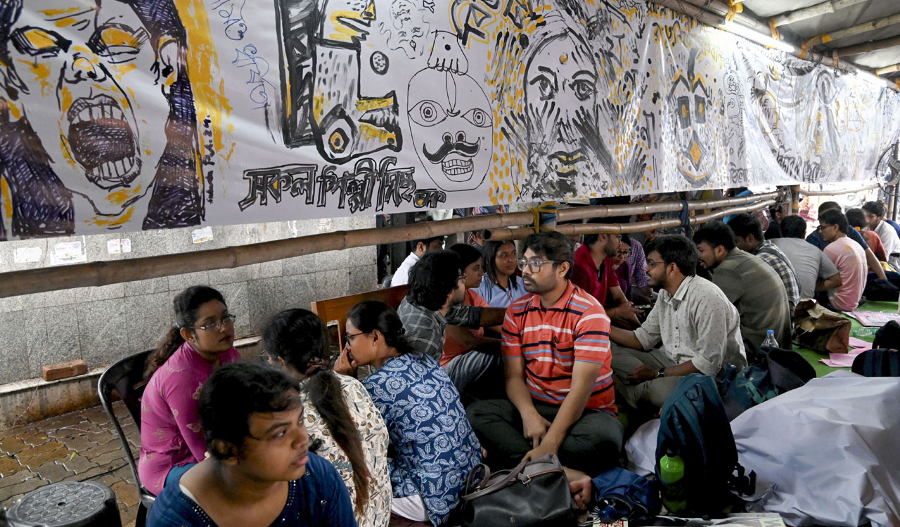 Kolkata turns fortress ahead of ‘Nabannno Abhijan’, cops on their toes