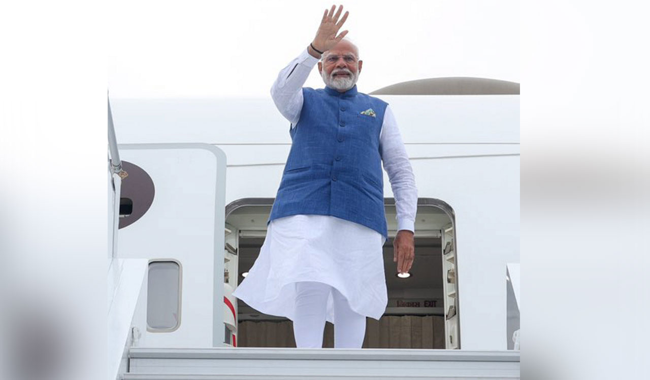 Pm Modi Arrives In Ukraine On Historic Visit To War Torn Country