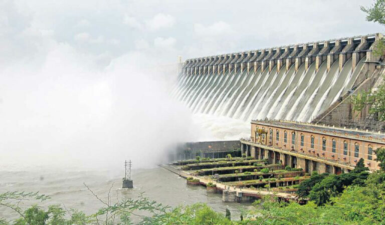 Fourteen of Nagarjuna Sagar Project's 26 crest gates lifted