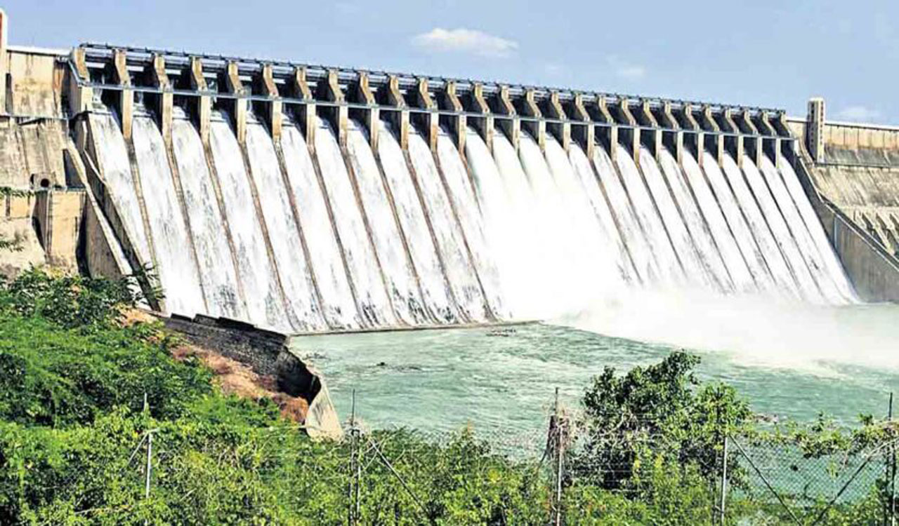 Surging flood flows fill Nagarjuna Sagar; Flood gates to be lifted on Monday