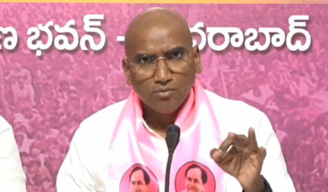 BRS leader RS Praveen Kumar slams govt over viral fever-Telangana Today