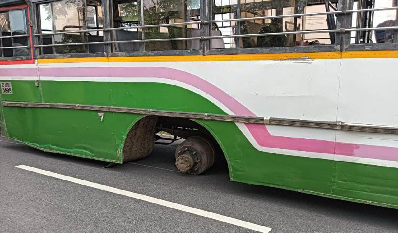 Close shave for passengers as rear tyres of overcrowded RTC bus come off in Jagtial