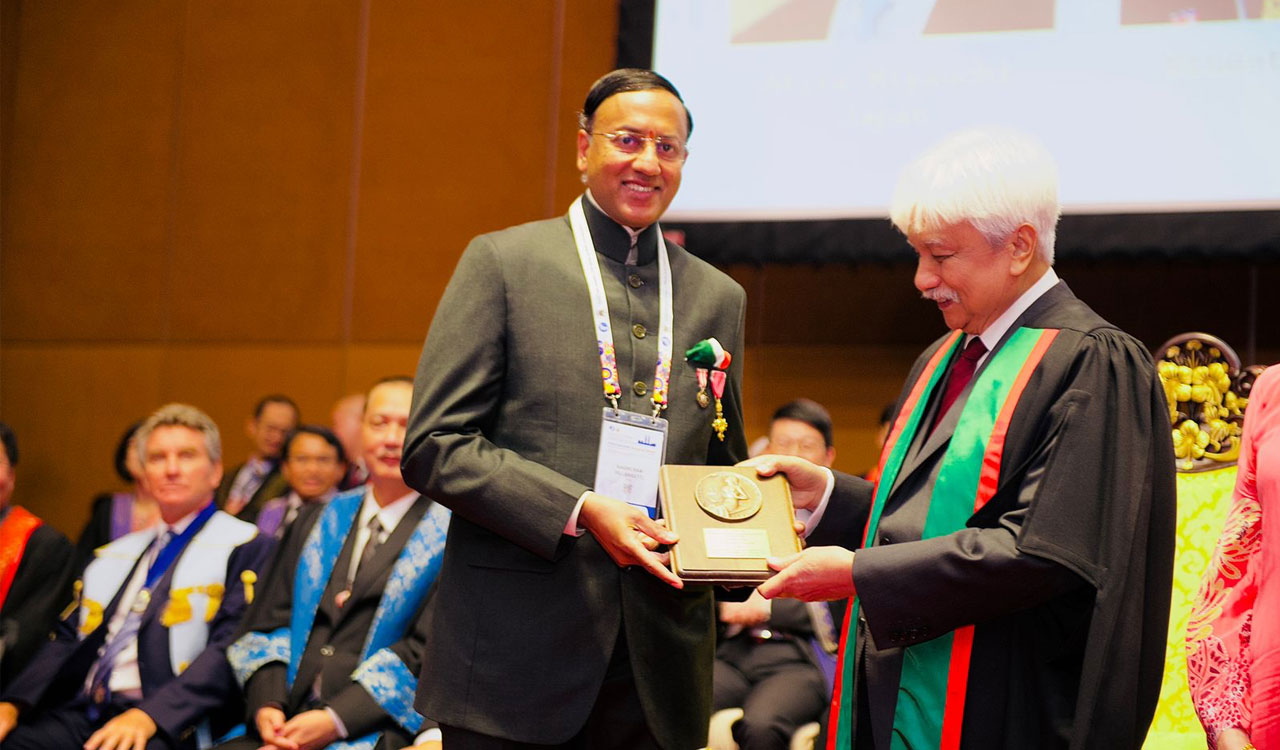 Dr. Raghu Ram Pillarisetti conferred with Honorary Fellowship of ISS