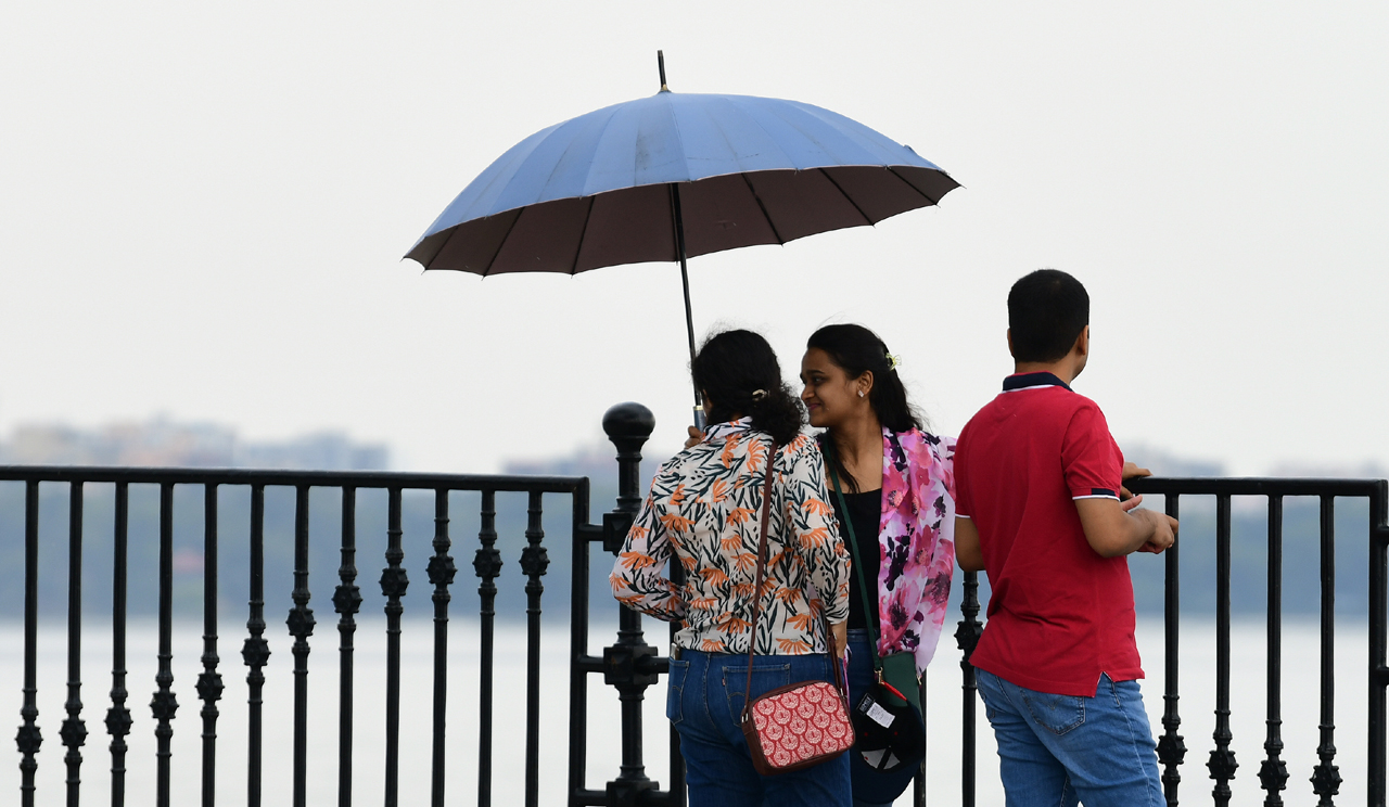 Telangana braces for heavy rains as IMD issues orange alert till September 2