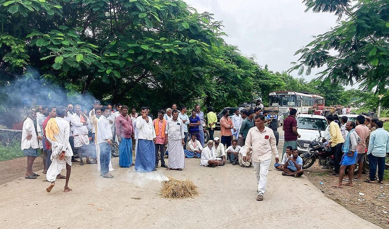 Crop Loan Waiver: Farmers across Telangana on tenterhooks as wait gets longer