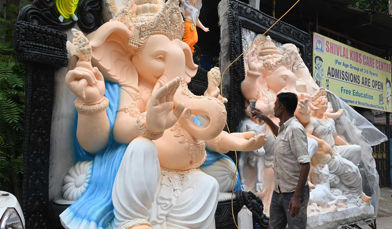Warangal: Commissioner asks Ganesh Utsav committees to follow guidelines