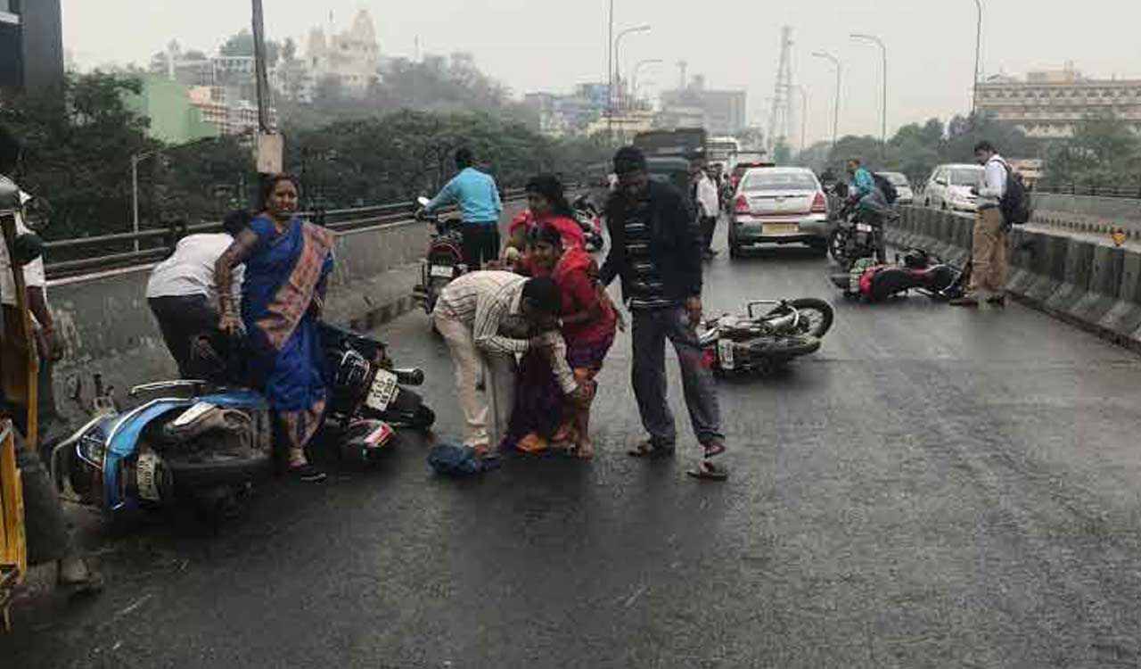 Hyderabad witnesses four deaths in a day due to motorcycles skidding on bad roads