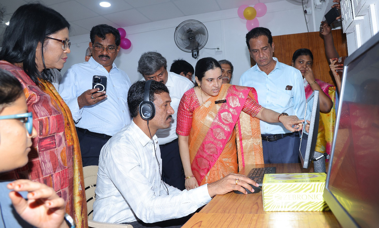 English language lab comes up at Singareni Women’s College