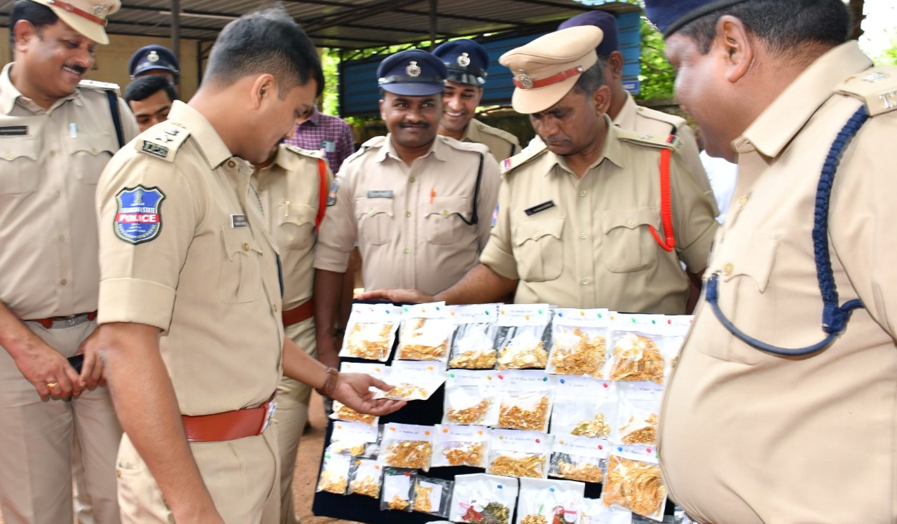 Sangareddy police crack gold theft case, recover ornaments worth Rs 3.10 crore